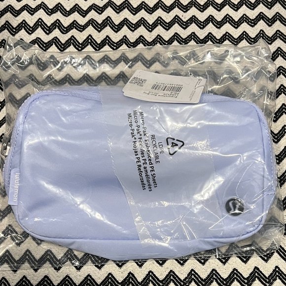 NWT Pastel Blue lululemon Everywhere Belt Bag EBB 1L - Picture 2 of 13